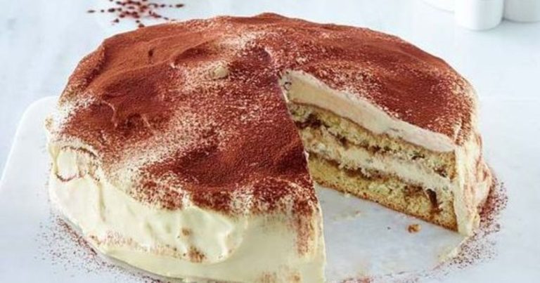 Tiramisu-Torte: Das perfekte Rezept für himmlischen Kaffeegenuss