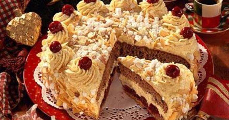 Amaretto-Kirschtorte Rezept: Köstliche Verführung mit Mandeln und Sahne