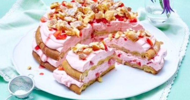 Erdbeer-Flocken-Torte: Ein fruchtiges Meisterwerk für besondere Anlässe