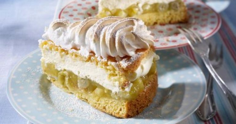 Verführerische Stachelbeer-Baiser-Torte: Ein fruchtiges Dessert mit luftigem Baiser